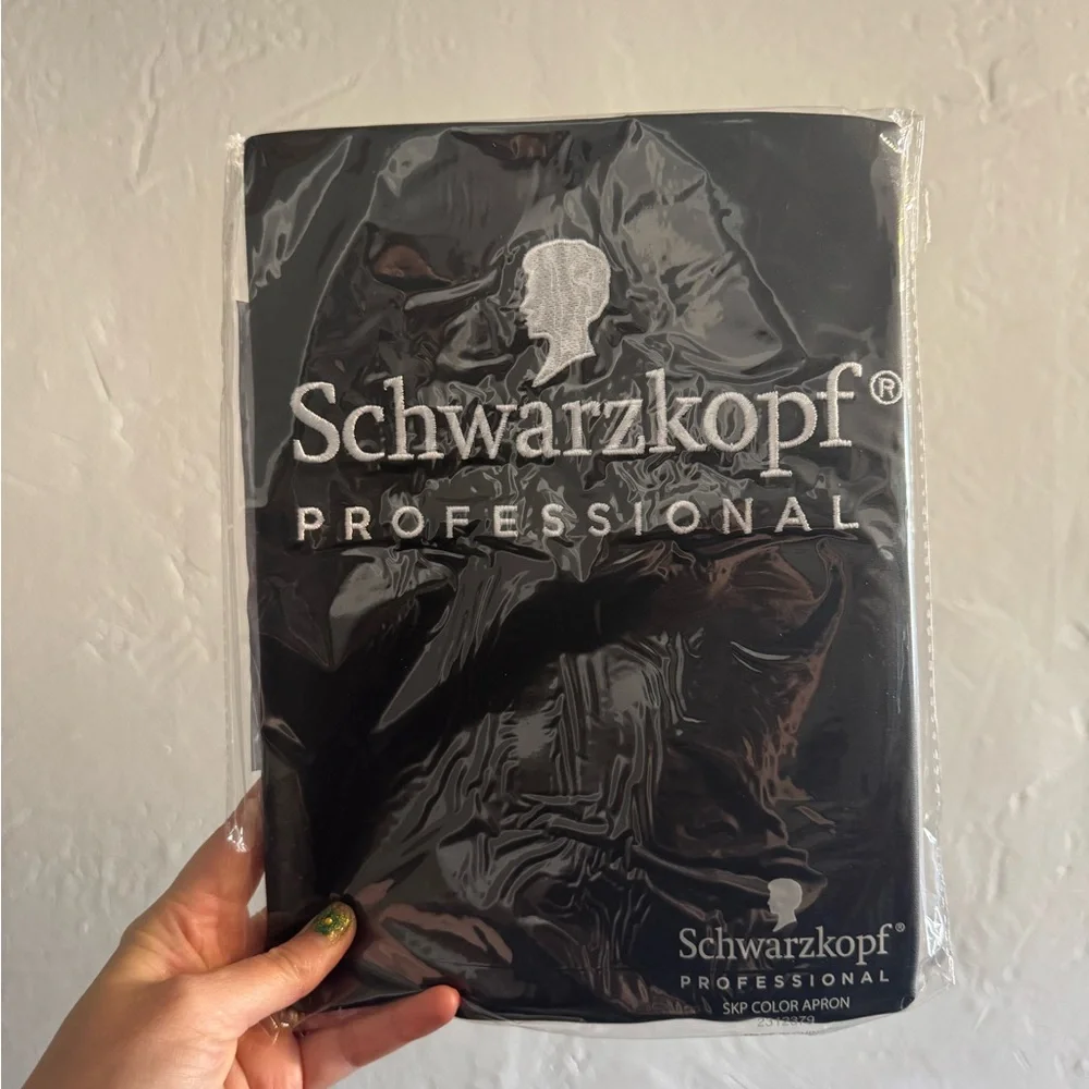 Schwarzkopf Professional Black Apron - Picture 1 of 2